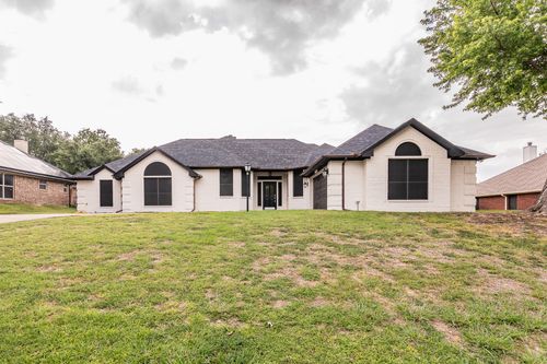 8608 Woodslane Dr, Fort Worth, TX, 76179-3051 | Card Image