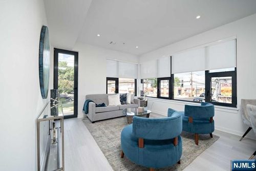 12-01 River Rd, Fair Lawn, NJ, 07410-1883 | Card Image