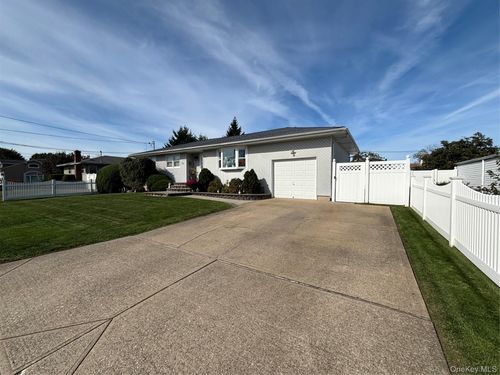 294 34th St, Lindenhurst, NY, 11757-3245 | Card Image