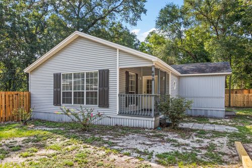 698 Persimmon Street, Freeport, FL, 32439 | Card Image