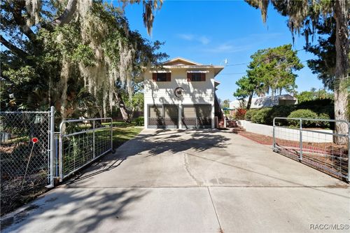 1150 Stray Oak Ter, Crystal River, FL, 34429-5114 | Card Image