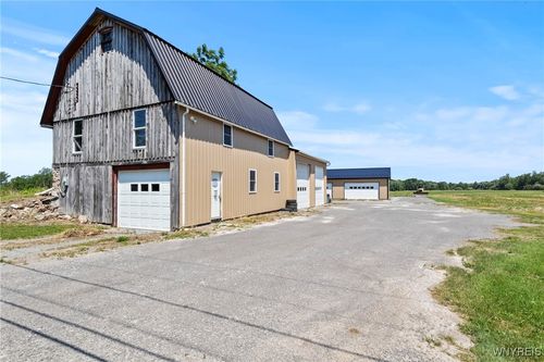 4499 Van Dusen Rd, Lockport, NY, 14094-9783 | Card Image