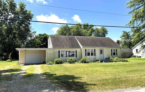 326 E Meadow Lawn St, Manito, IL, 61546-9153 | Card Image