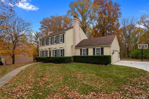 5023 Meadowbrook Dr, West Bloomfield, MI, 48322-1571 | Card Image