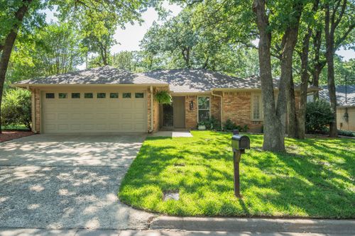 5516 Silver Bow Trl, Arlington, TX, 76017-3141 | Card Image