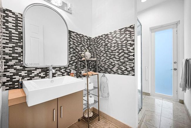 3521 Forest View Cir, House other with 5 bedrooms, 5 bathrooms and null parking in Fort Lauderdale FL | Image 17