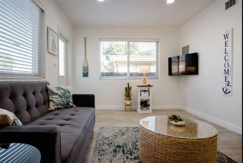 2160-2160 Nw 18th Ter, Miami, FL, 33125-1318 | Card Image