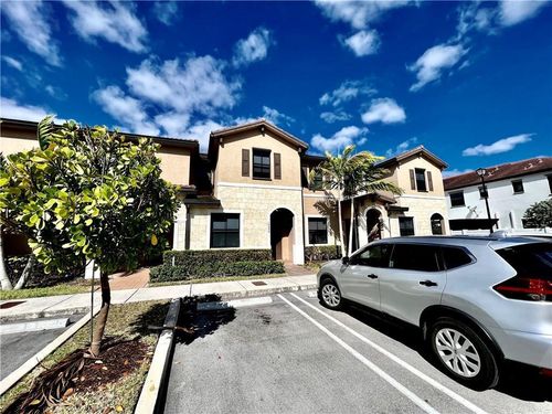 10490 W 33rd Way, Hialeah, FL, 33018-2111 | Card Image