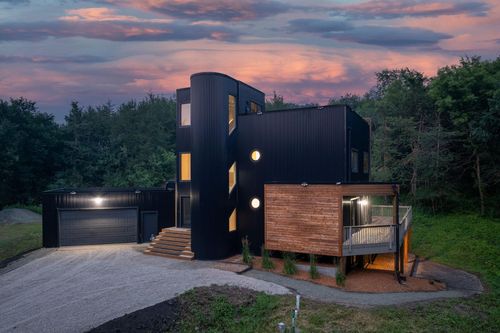 737 Kingsway Dr, Le Sueur, MN, 56058-1355 | Card Image