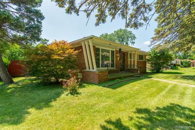 13801 Pearson Street, Home with 3 bedrooms, 1 bathrooms and null parking in Oak Park MI | Image 1