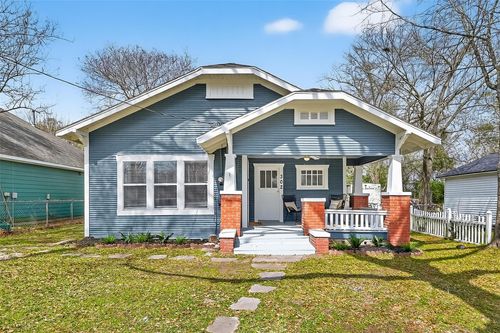 302 Epps St, Tomball, TX, 77375-4412 | Card Image