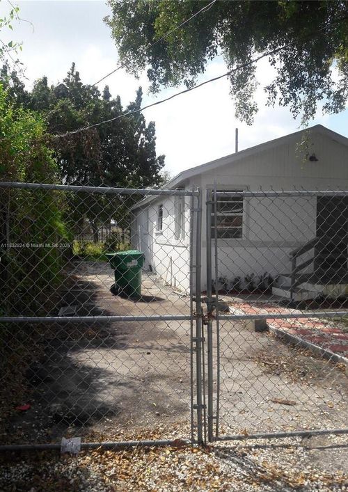 1774 Nw 62nd Ter, Miami, FL, 33147-7952 | Card Image