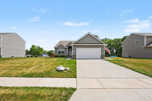 831 Sarah Ln, Milan, MI, 48160-1466 | Card Image