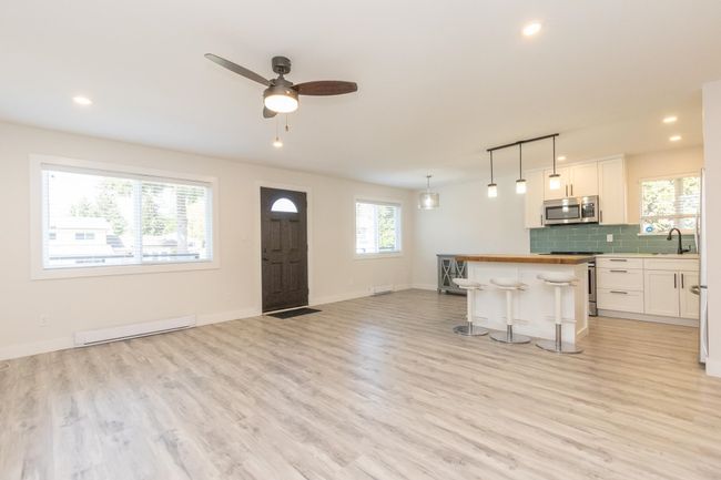 3758 Sefton St, Condo with 2 bedrooms, 1 bathrooms and 1 parking in Port Coquitlam BC | Image 10