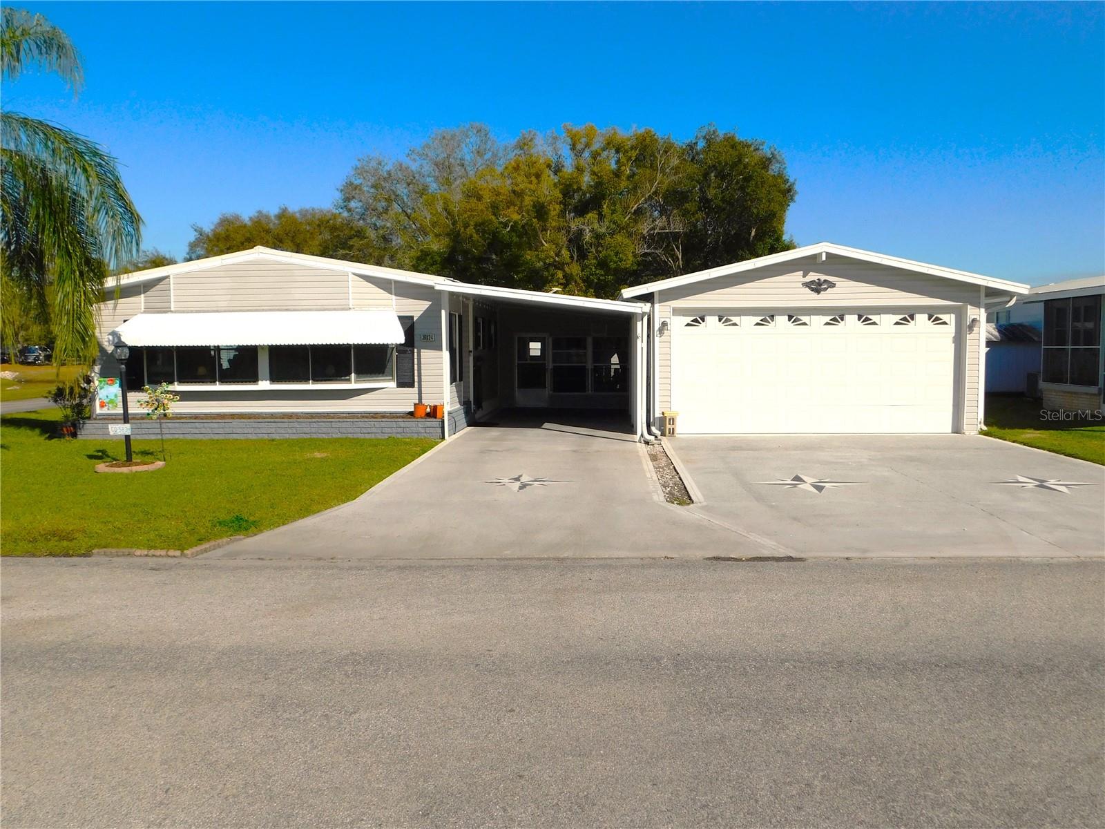 Niles Dr, Zephyrhills, FL 33542