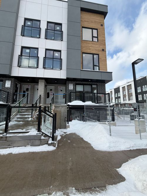 16 Melbourne Ave, St Catharines, ON, L2P3J8 | Card Image