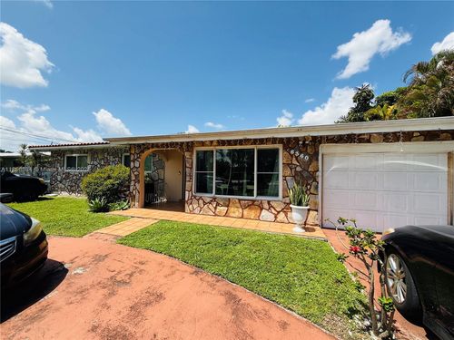 6360 W 8th Ave, Hialeah, FL, 33012-6542 | Card Image