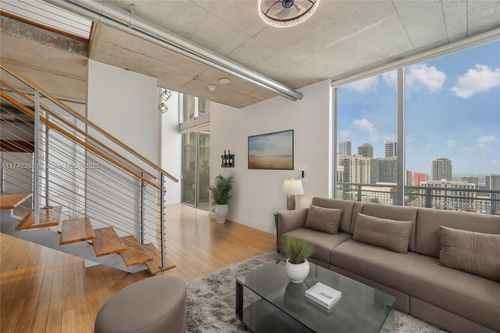 apt-3117-690 Sw 1st Ct, MIAMI, FL, 33130-2932 | Card Image