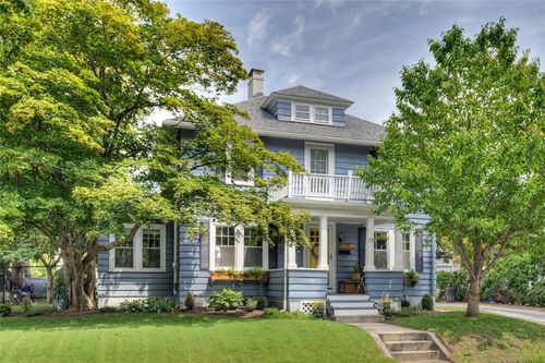 79 Hawthorne Ave, Cranston, RI, 02910-5307 | Card Image