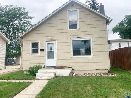 2105 S Duluth Ave Avenue, Sioux Falls, SD, 57105 | Card Image