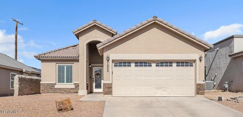 1052 Stoke St, El Paso, TX, 79928-2304 | Card Image