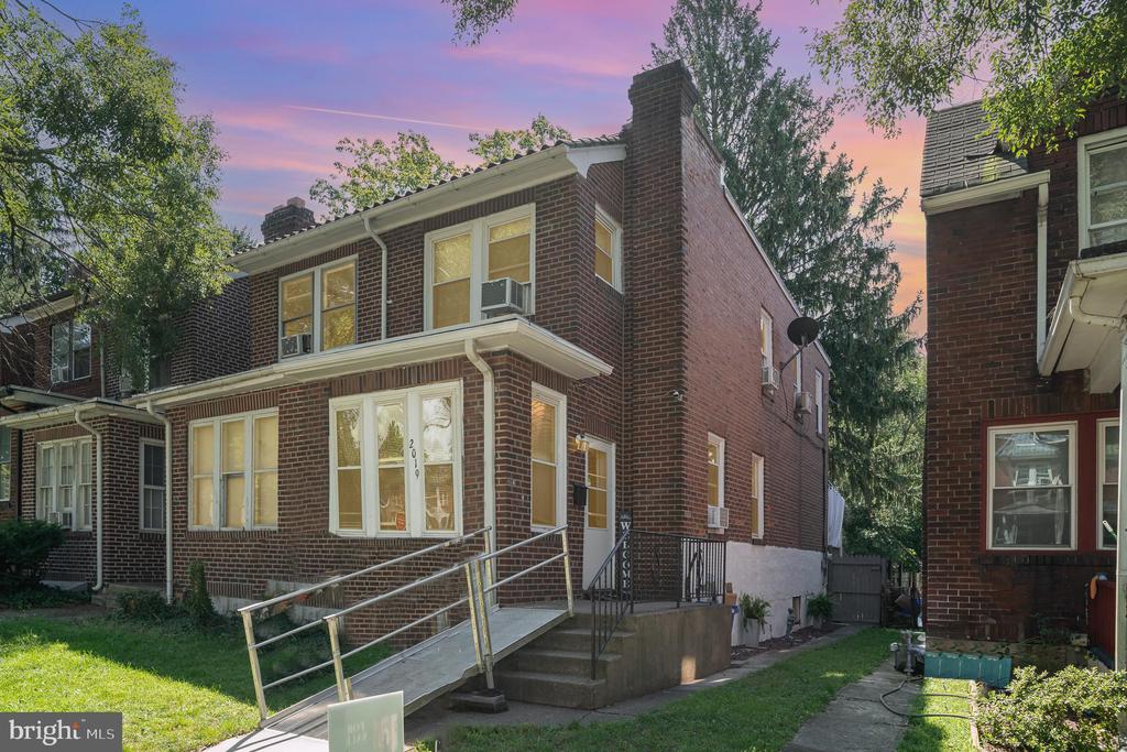 Holly St, Harrisburg, PA 17104