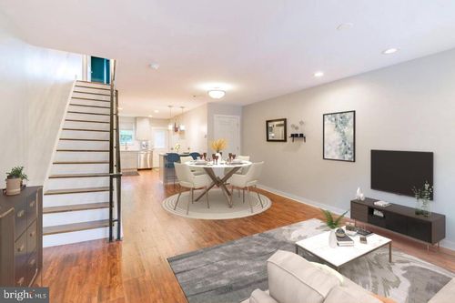 2115 Wharton St, PHILADELPHIA, PA, 19146-4320 | Card Image