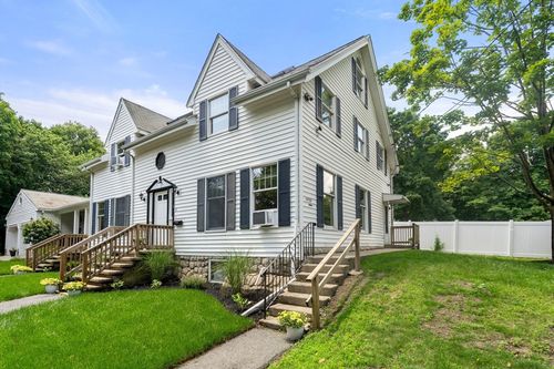 r-11 Lynn St, Woburn, MA, 01801-2706 | Card Image