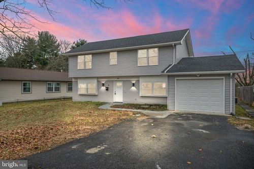 34 Hinsdale Ln, Willingboro, NJ, 08046-1209 | Card Image