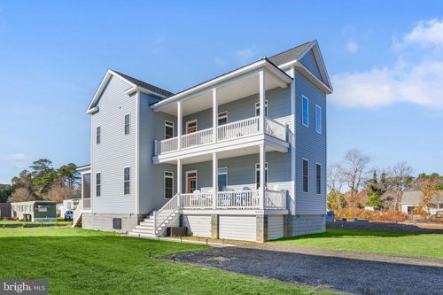 8046 Clarkson Lane, CHINCOTEAGUE, VA, 23336 | Card Image