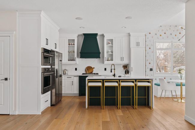254 Discovery Ridge Way Sw, House other with 6 bedrooms, 4 bathrooms and 4 parking in Calgary AB | Image 6