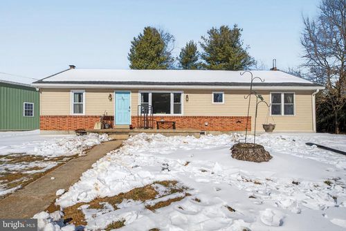 53 Dawn Ln, YORK, PA, 17406-9242 | Card Image