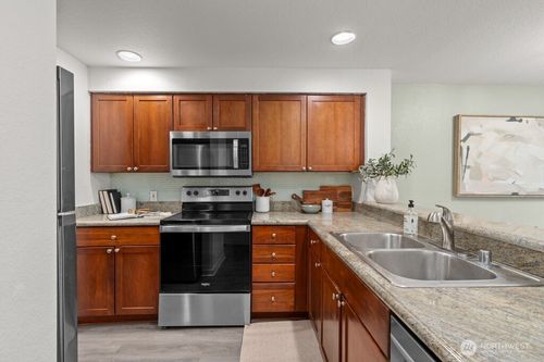 d103-1311 12th Ave S, Seattle, WA, 98144-3473 | Card Image
