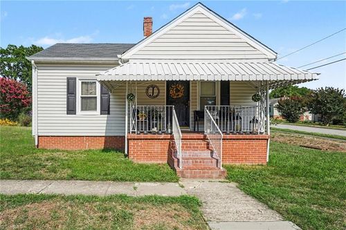 2400 Yanceyville St, Greensboro, NC, 27405-4864 | Card Image