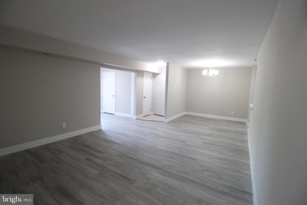 Residential in MOUNT LAUREL 4