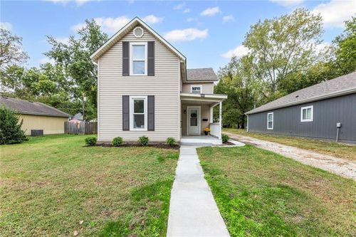 738 S Elm St, Ottawa, KS, 66067-2725 | Card Image