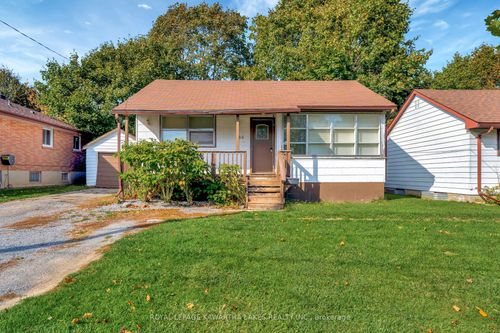 {{alt}} | Card Image