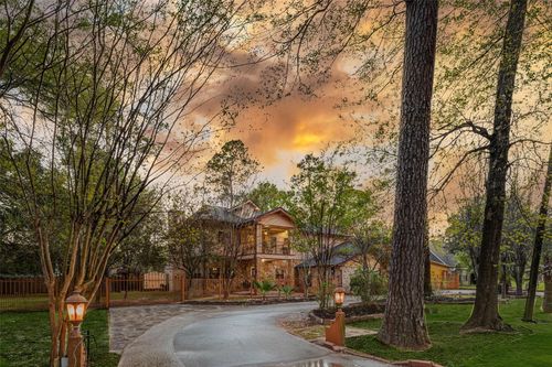 511 Chateau Woods Parkway Dr, Conroe, TX, 77385-9762 | Card Image