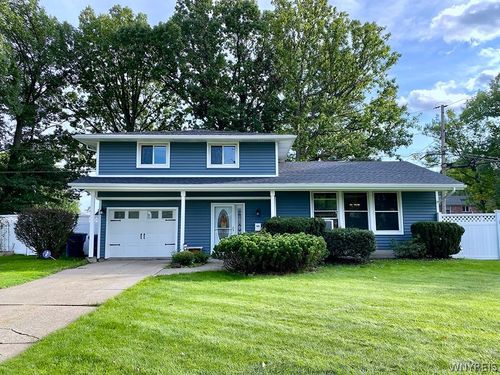 693 Edgewater Dr, Amherst, NY, 14228-3022 | Card Image