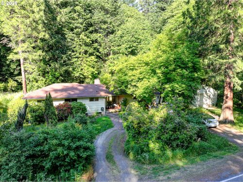 6620 Se Barbara Welch Rd, Portland, OR, 97236-4940 | Card Image