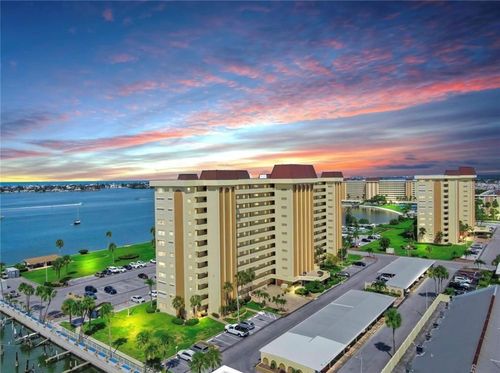 1205-4550 Cove Circle, ST PETERSBURG, FL, 33708 | Card Image
