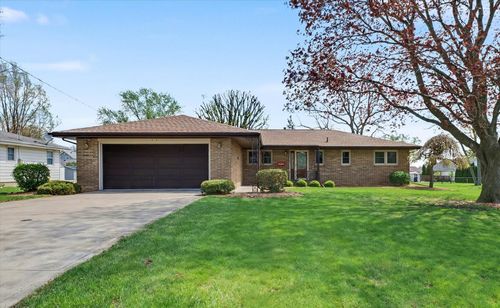 615 N Hartwell St, Gilman, IL, 60938-1404 | Card Image