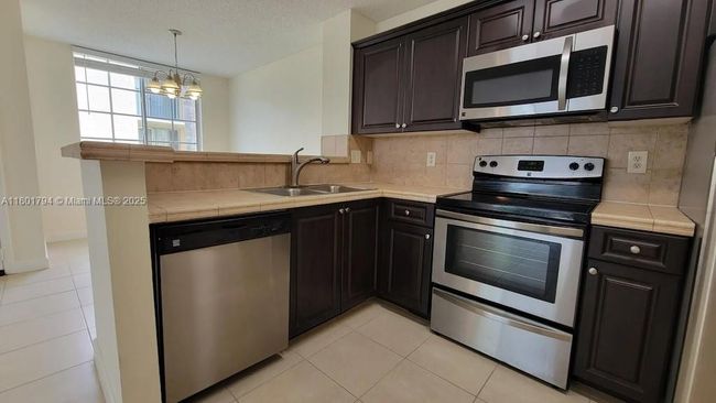 APT-101 - 1749 Village Blvd, Condo with 1 bedrooms, 1 bathrooms and null parking in West Palm Beach FL | Image 4