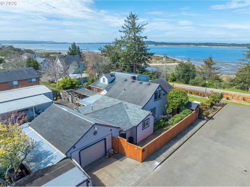 407 S Empire Blvd, Coos Bay, OR, 97420-2770 | Card Image
