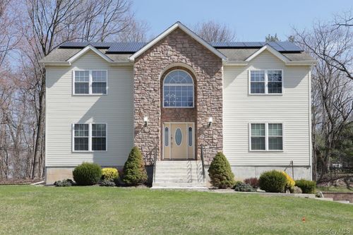 3 Polo Ct, Suffern, NY, 10901-3966 | Card Image