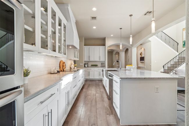 511 Hurst Creek Rd, House other with 5 bedrooms, 4 bathrooms and 6 parking in Lakeway TX | Image 18