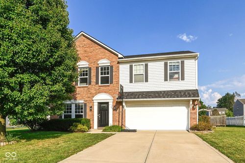 2417 Mcgregor Dr, Avon, IN, 46123-6774 | Card Image