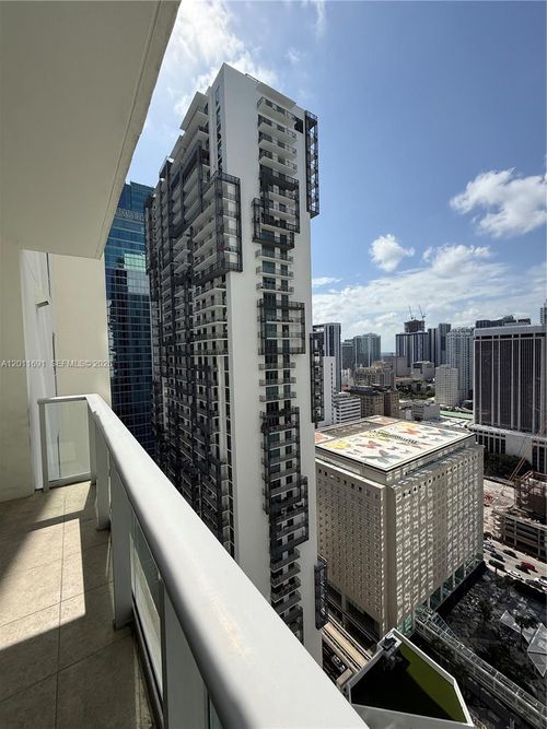 t2903-300 S Biscayne Blvd, Miami, FL, 33131-5312 | Card Image