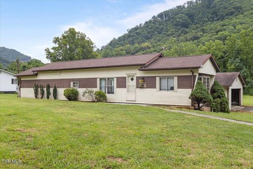 205 Jenkins Hollow Rd, Elizabethton, TN, 37643-7688 | Card Image