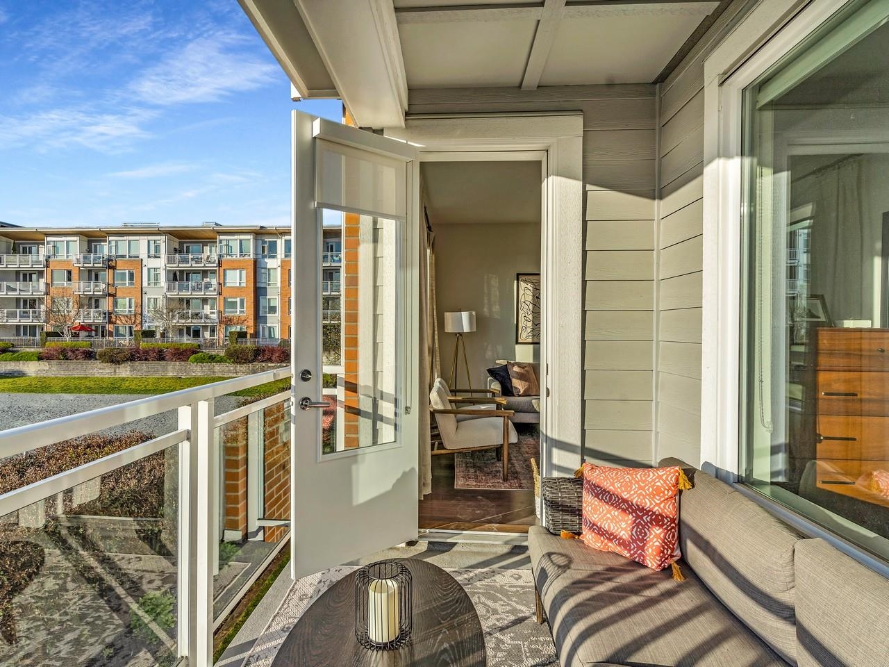 210 - 717 Chesterfield Avenue, Condo with 2 bedrooms, 2 bathrooms and 2 parking in North Vancouver BC | Image 24